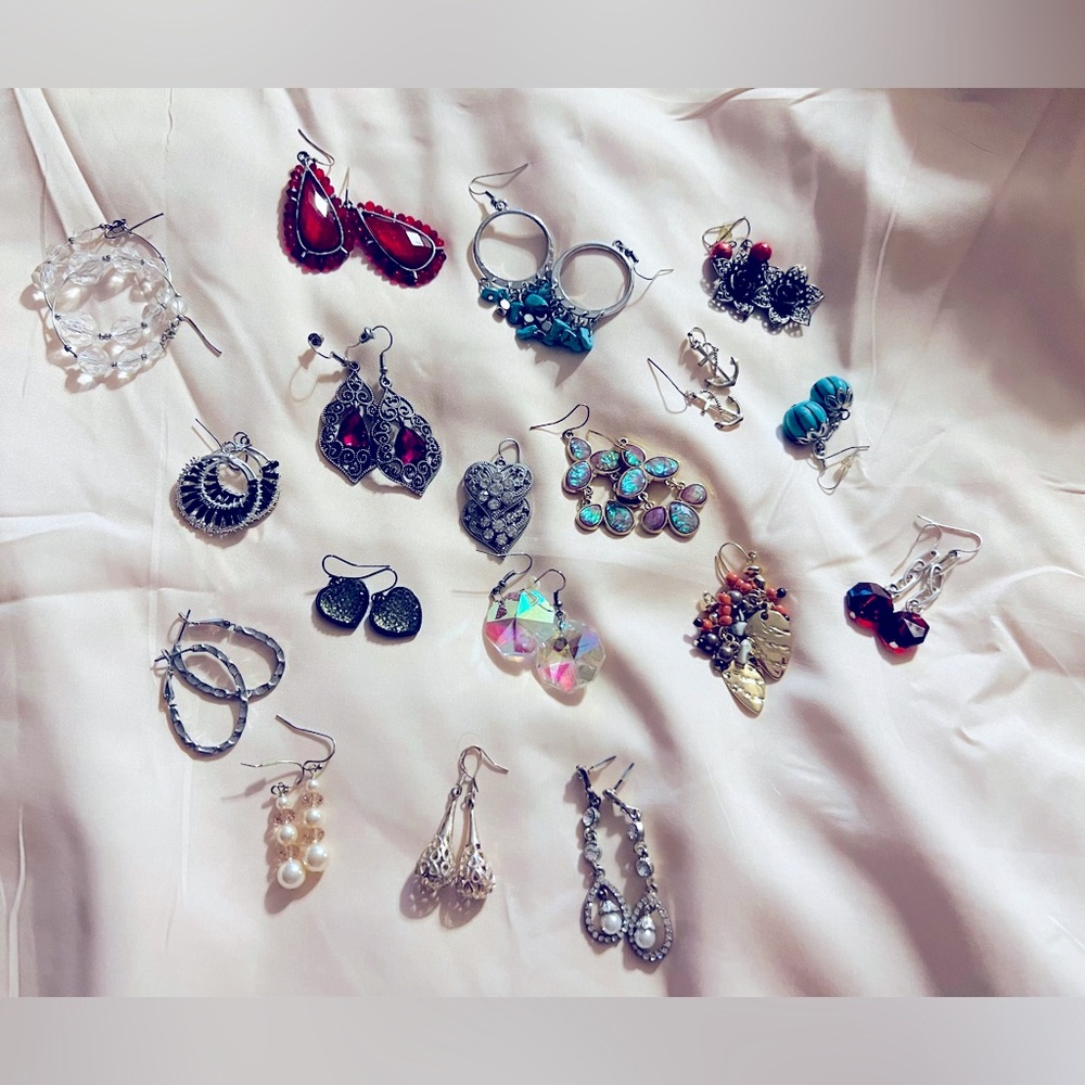 DANGLE EARRINGS